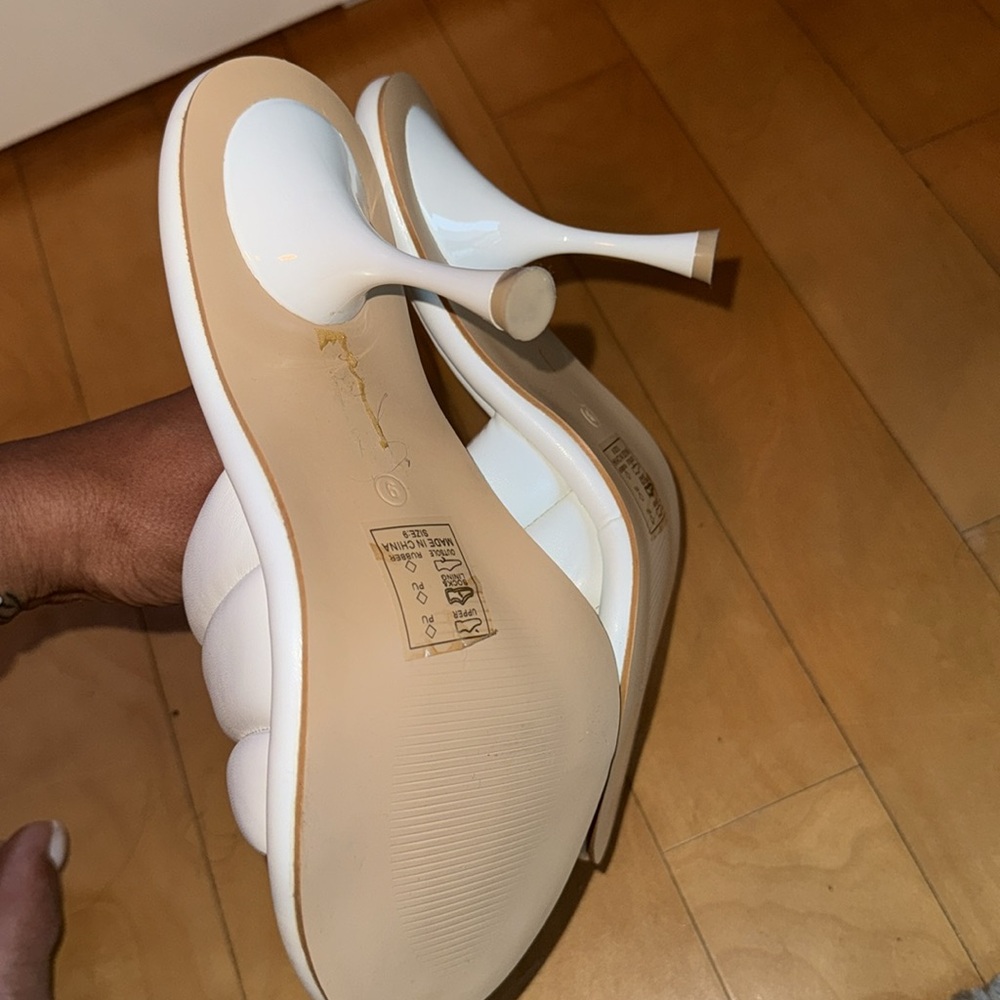 White heels - Picture 3 of 4